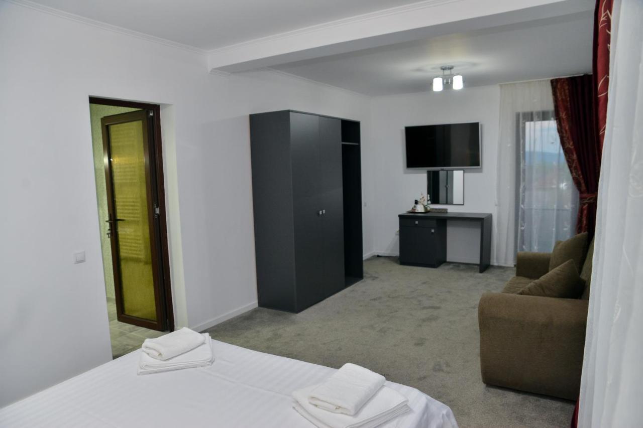 Casa Avram Villa Ramnicu Valcea Luaran gambar