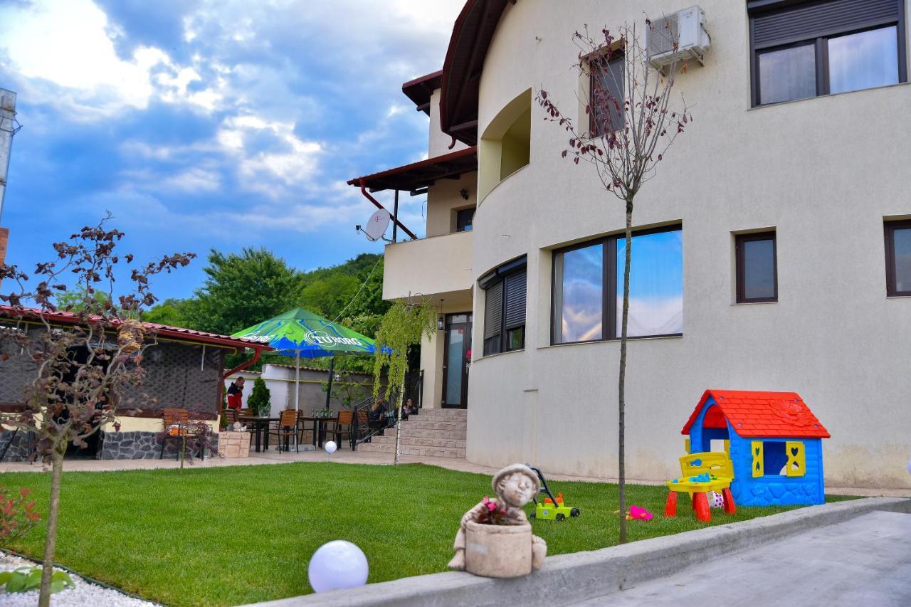 Casa Avram Villa Ramnicu Valcea Luaran gambar